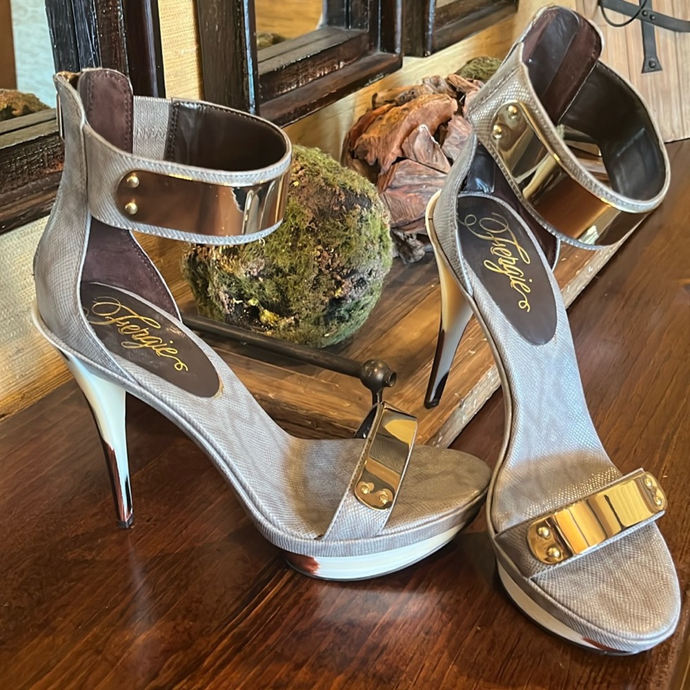 Fergie Cash, Grey Snake embossed Stiletto Platform Gold Plate Heel. Worn once!